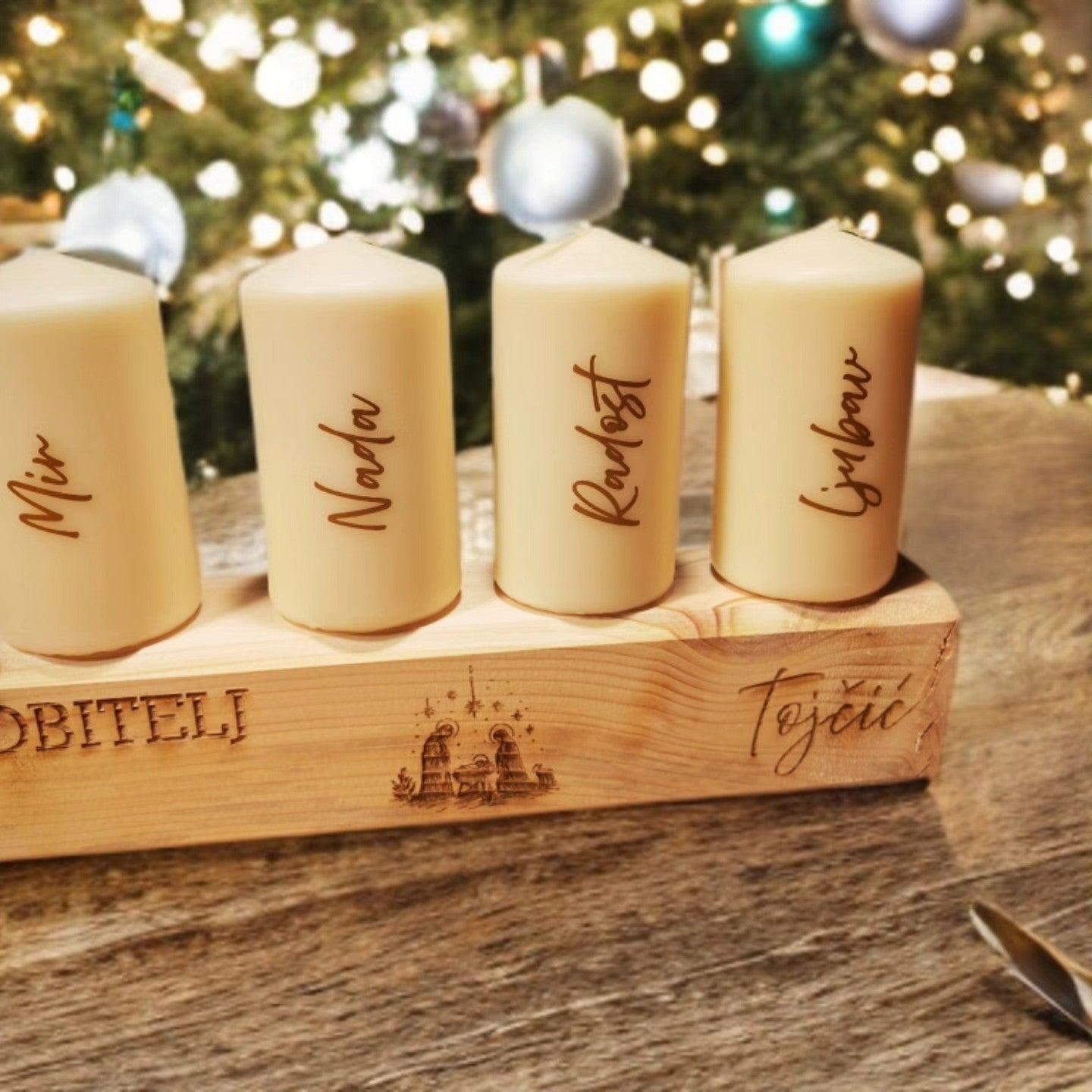 DRVENI ADVENT SA SVIJEĆAMA